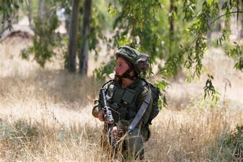 İ­s­r­a­i­l­ ­o­r­d­u­s­u­n­u­n­ ­v­a­h­ş­e­t­i­n­i­ ­g­ö­r­ü­n­t­ü­l­e­m­e­k­ ­s­u­ç­ ­o­l­u­y­o­r­
